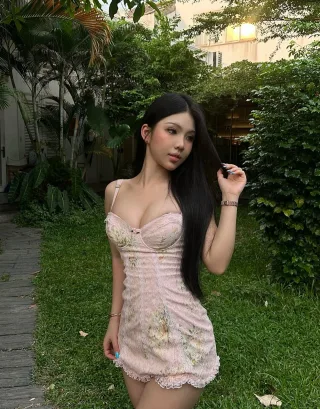 Photo 4 of Váy ngắn hai dây hoa nhí hồng pastel nữ