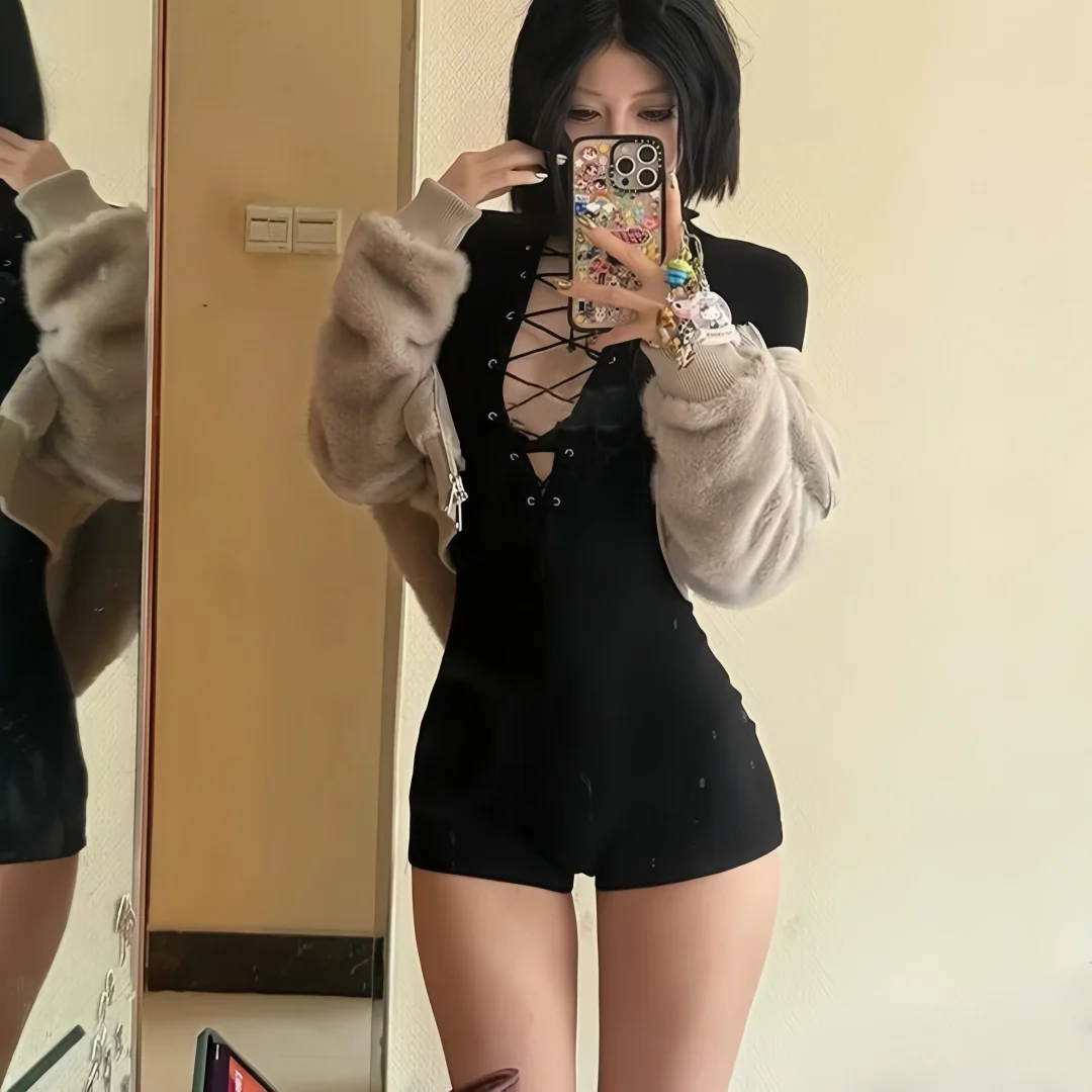 Ảnh 2 của Jumpsuit ngắn đen buộc dây size M