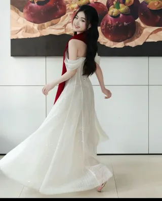 Photo 4 of Váy dạ hội voan trắng kim tuyến nữ