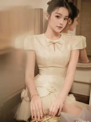 Photo 3 of Váy ren trắng tay phồng dự tiệc nữ