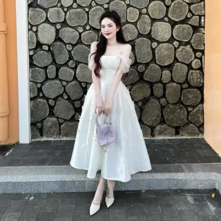 Ảnh 3 của Váy trắng trễ vai hoa 3D nữ