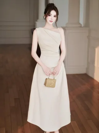 Photo 1 of Đầm midi một vai màu kem A180