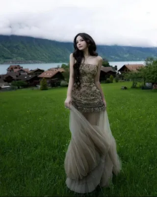 Photo 2 of Đầm maxi ren voan be nhạt size M