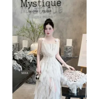 Photo 3 of Váy cưới trắng voan ren công chúa