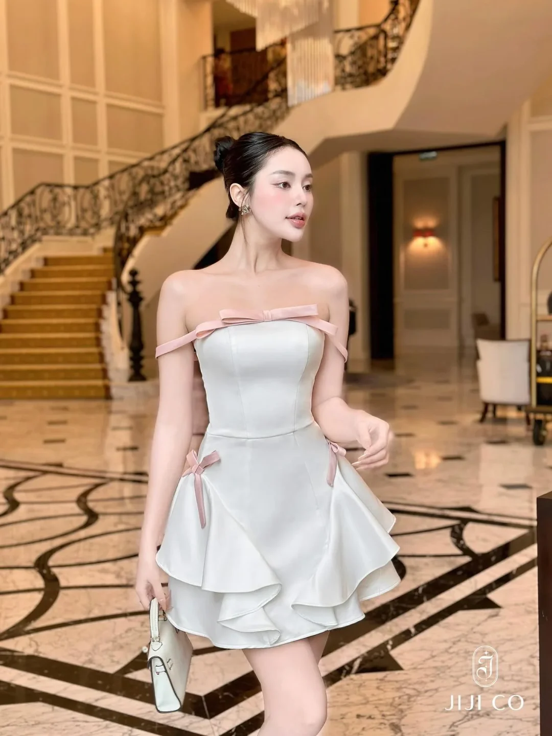 Photo 1 of Váy cúp ngực nơ hồng Jijico size M