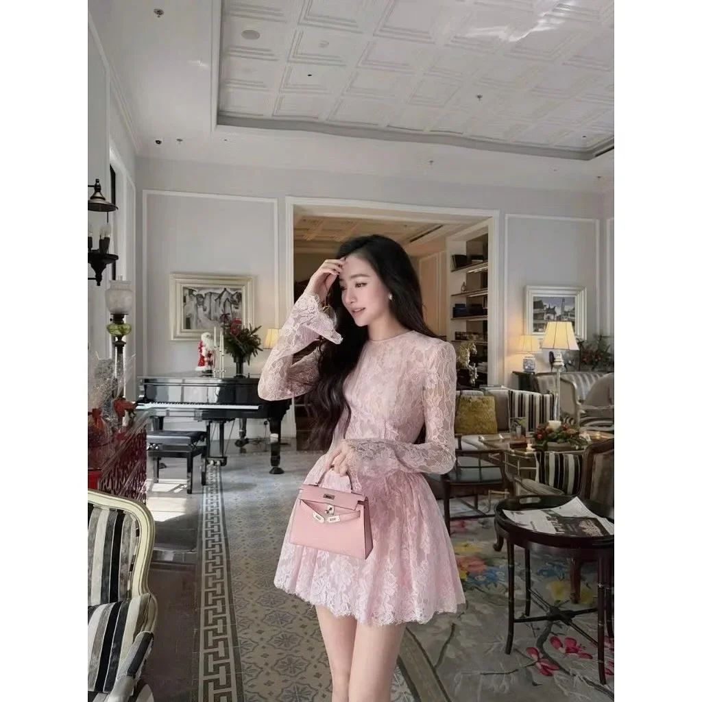 Ảnh 1 của Đầm ren hồng nhạt tay dài TC Dress
