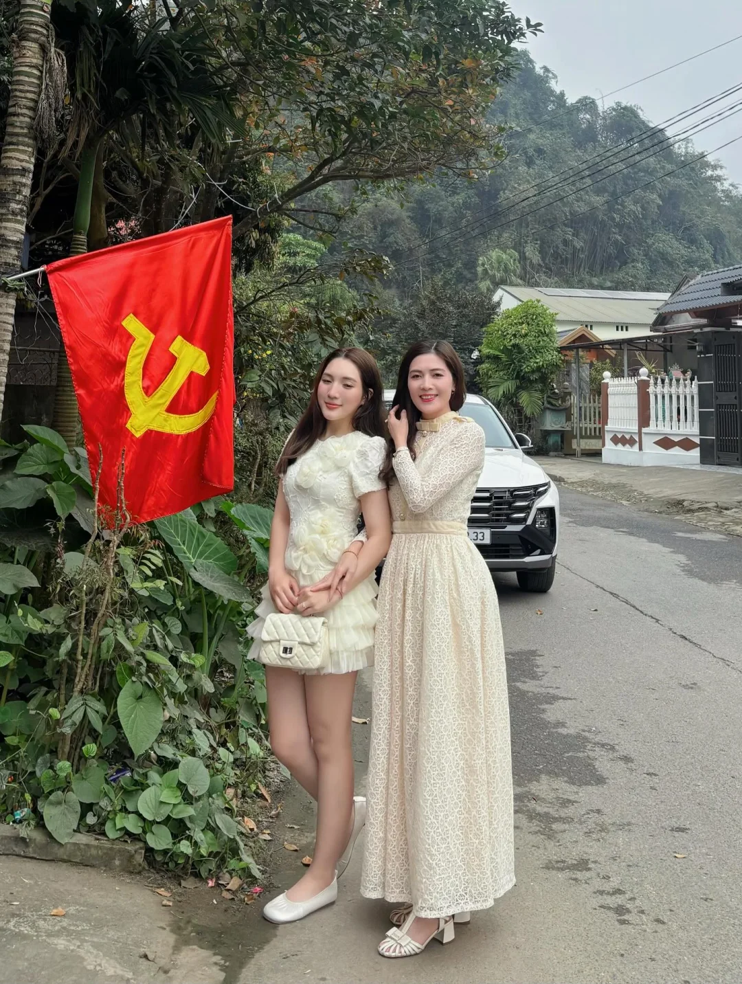 Ảnh 3 của Váy trắng bèo nhún hoa size M
