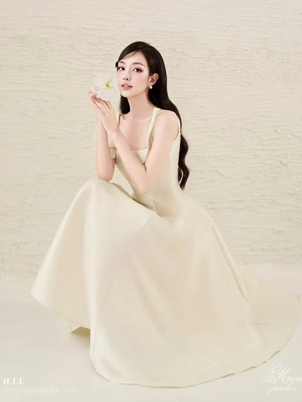 Ảnh 3 của Đầm hai dây nơ vai kem H.I.U fashion