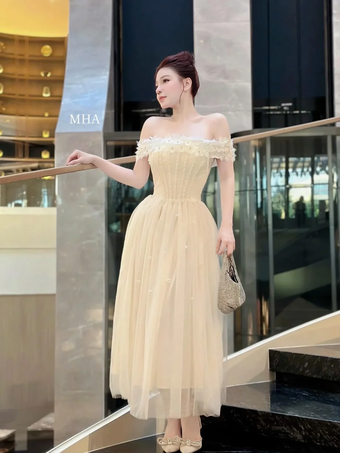 Photo 3 of Váy tiệc voan be trễ vai nữ