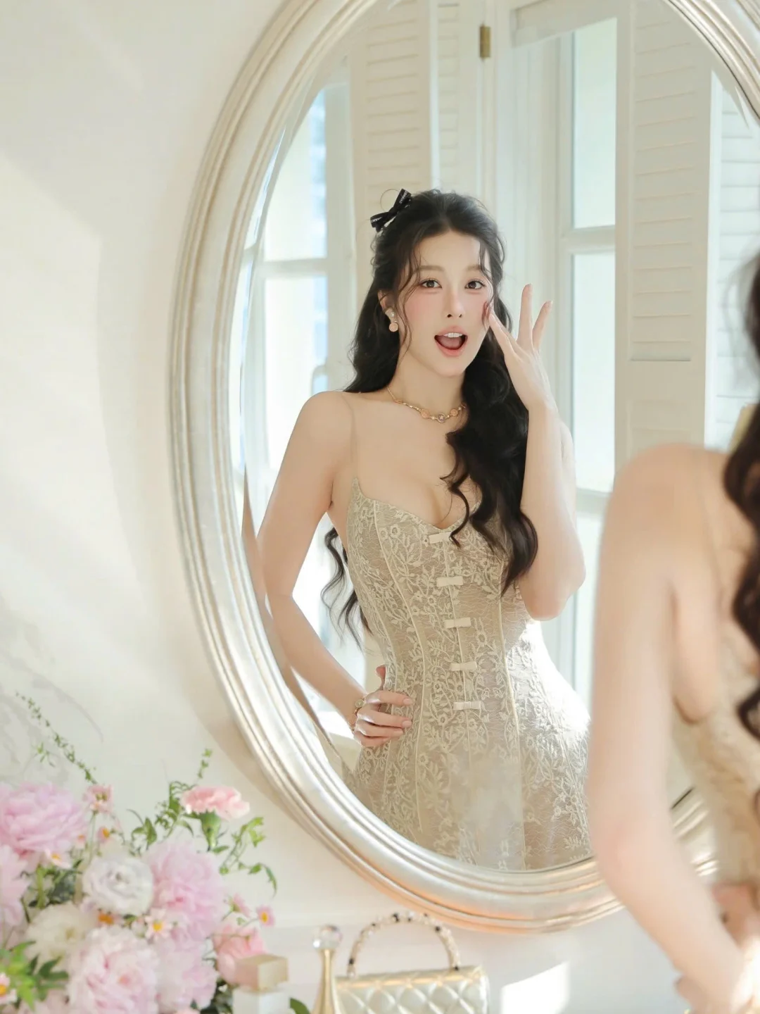 Photo 2 of Đầm ren be cúp ngực ngắn nữ size M