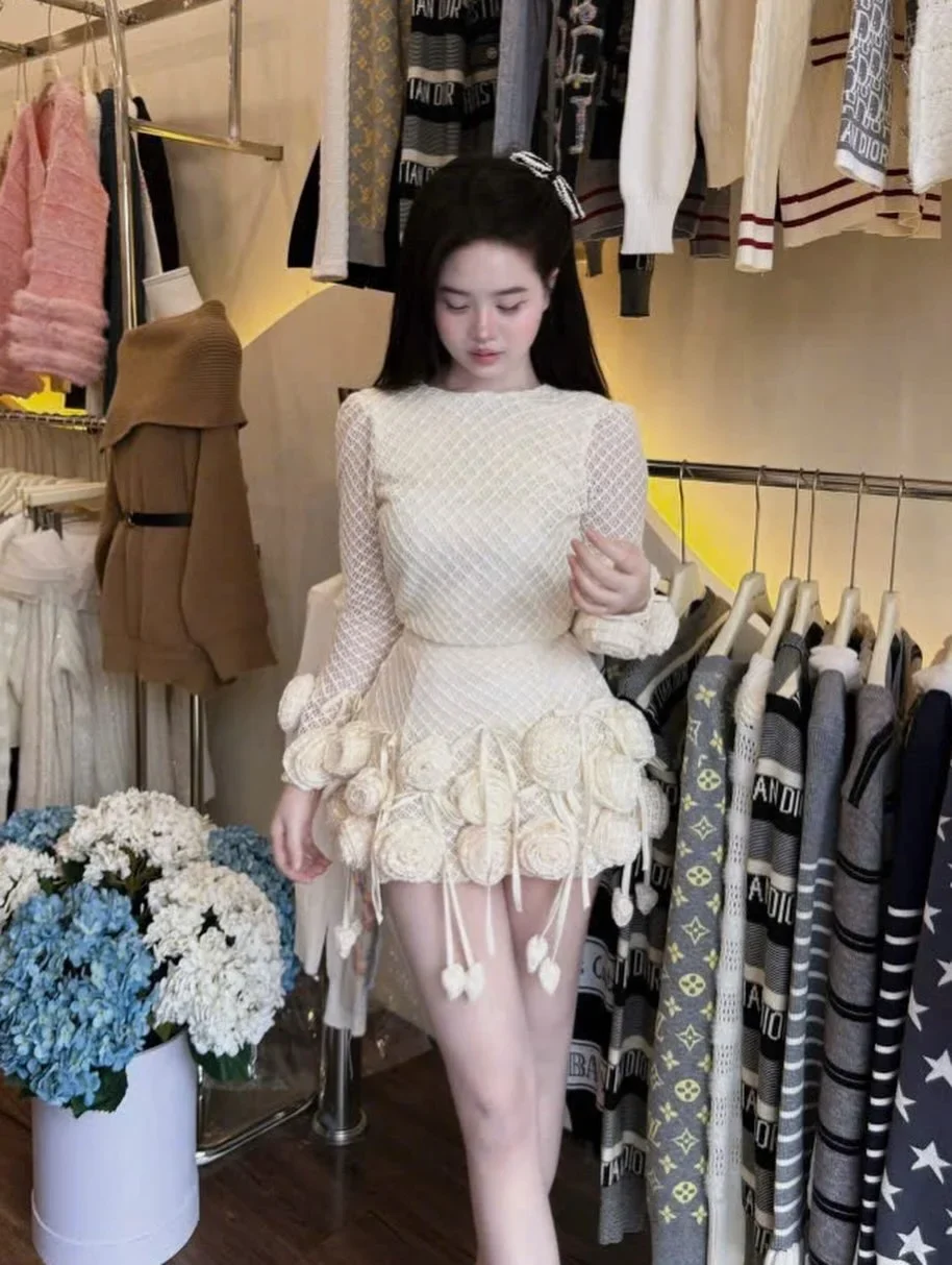 Photo 3 of Set váy ren trắng nữ size M