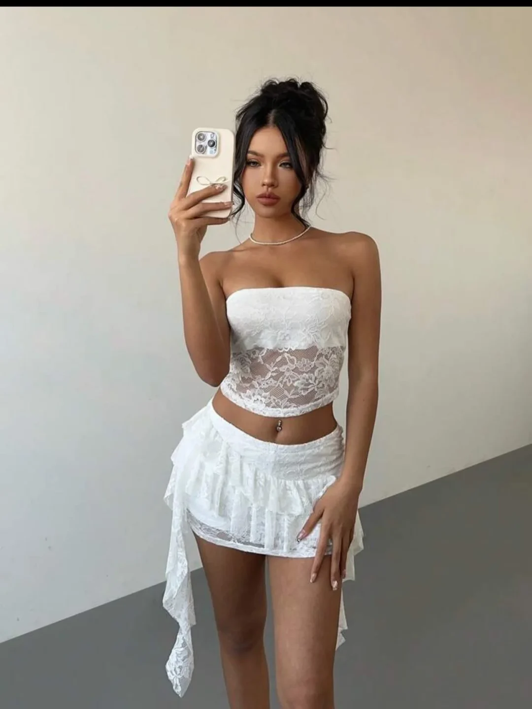 Ảnh 5 của Set ren trắng croptop quây váy ngắn size M