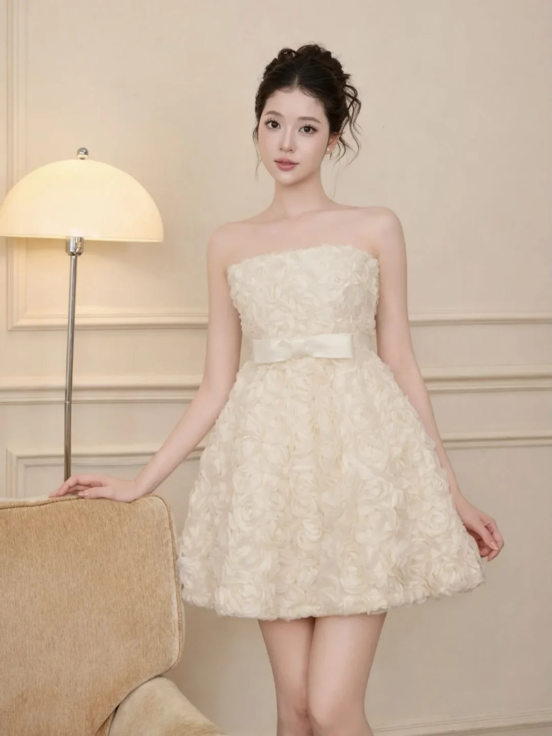 Ảnh 1 của Đầm mini cúp ngực hoa nổi màu kem