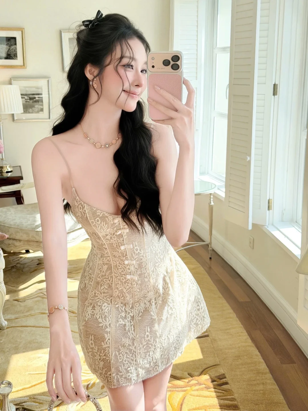 Photo 1 of Đầm ren be cúp ngực ngắn nữ size M