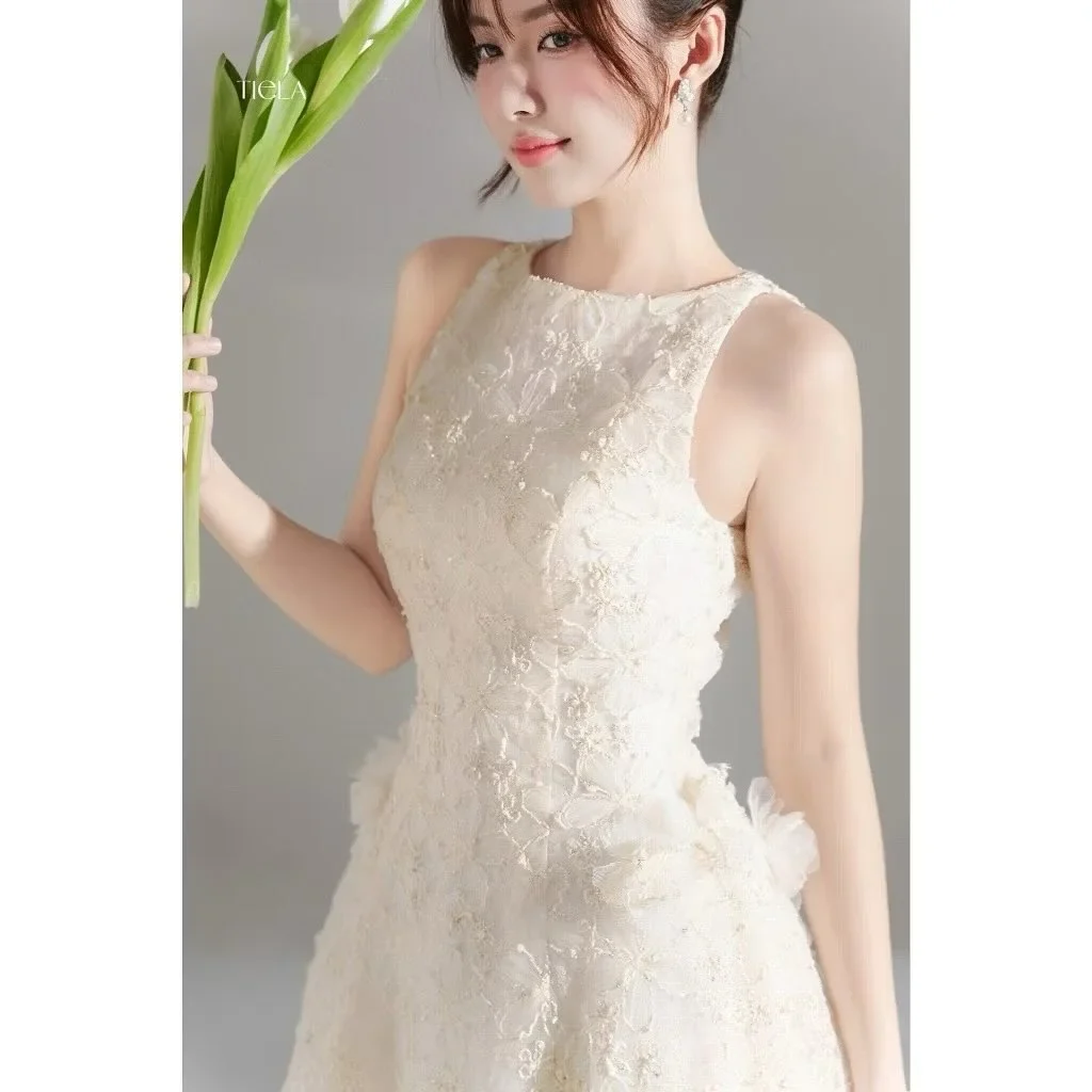 Photo 3 of Đầm Ren Trắng Kem Dạ Hội Tiela