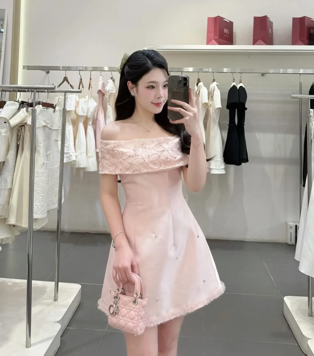 Ảnh 1 của Đầm trễ vai hồng pastel ngắn nữ size M