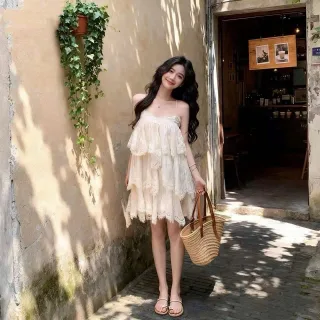 Photo 1 of Đầm babydoll ren kem size M