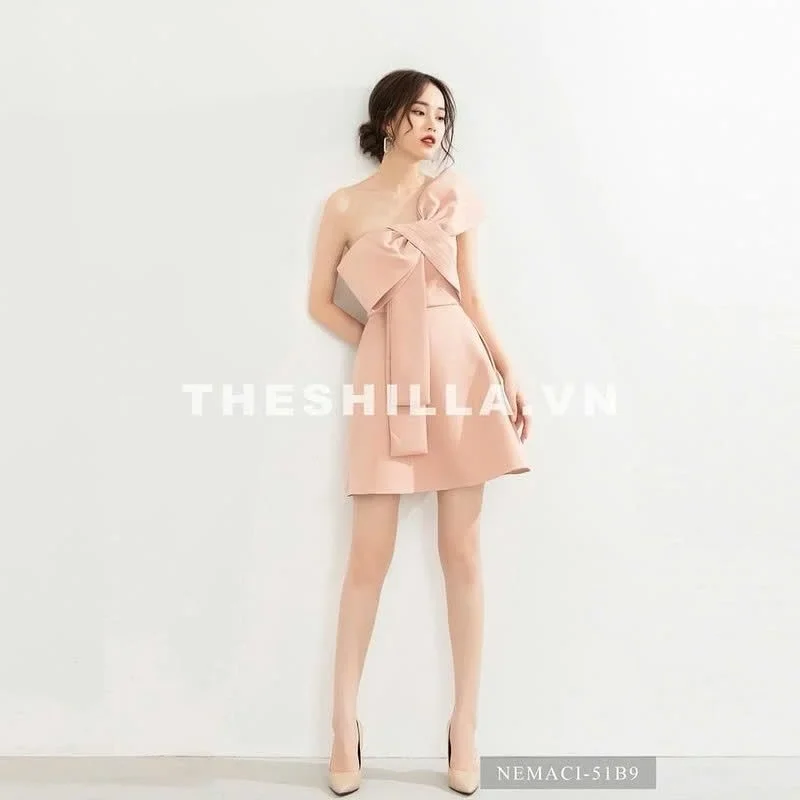 Photo 1 of Váy ngắn nơ vai hồng pastel The Shilla