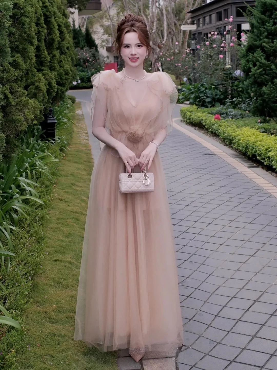 Photo 1 of Váy tiệc voan nude dài size M