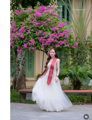 Ảnh 2 của Đầm dạ hội trắng kim sa Sò Vintage