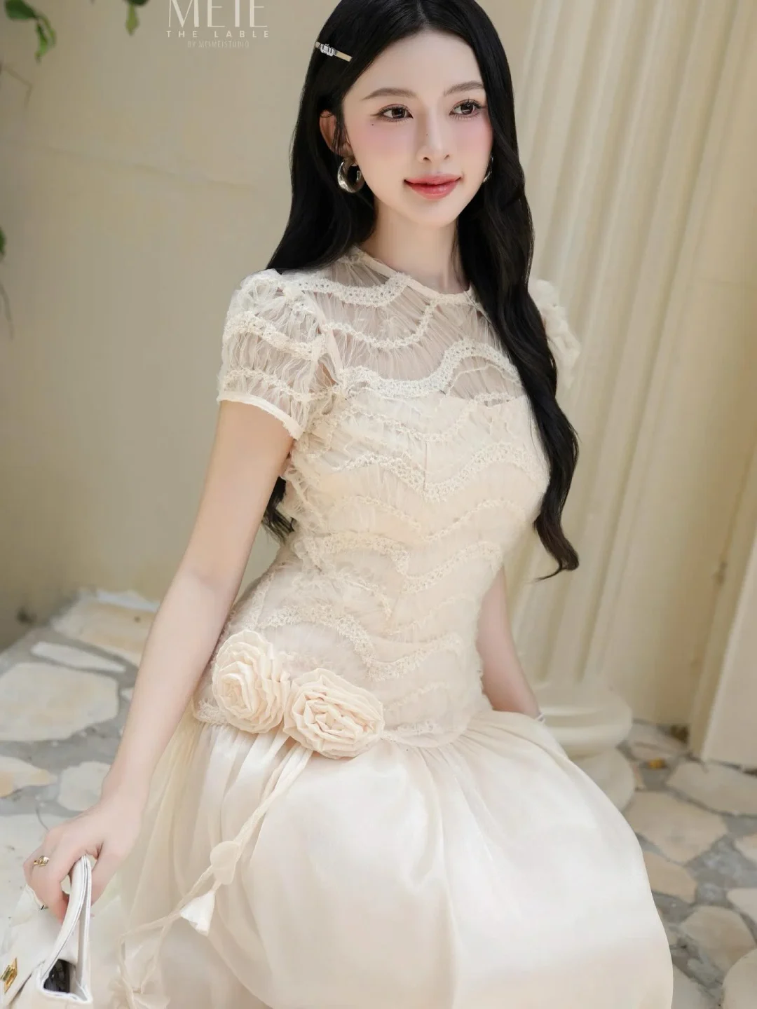 Photo 1 of Váy ren kem tay ngắn nữ tính