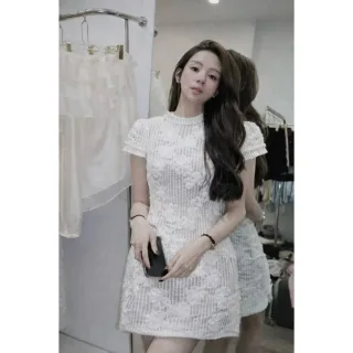 Photo 2 of Váy ren trắng mini ôm sát size S
