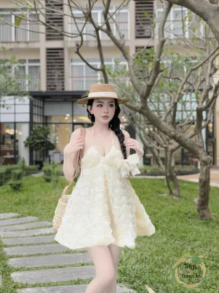 Ảnh 3 của Váy ngắn trắng kem hoa nổi nữ