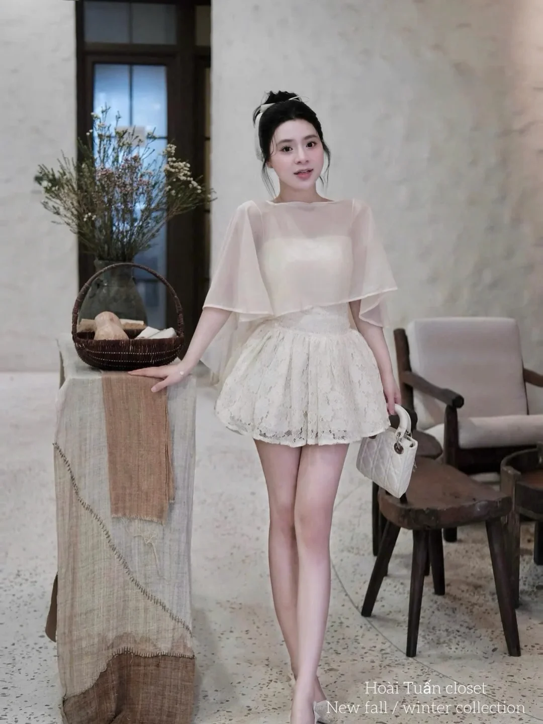 Photo 1 of Váy ren kem mini nữ tính