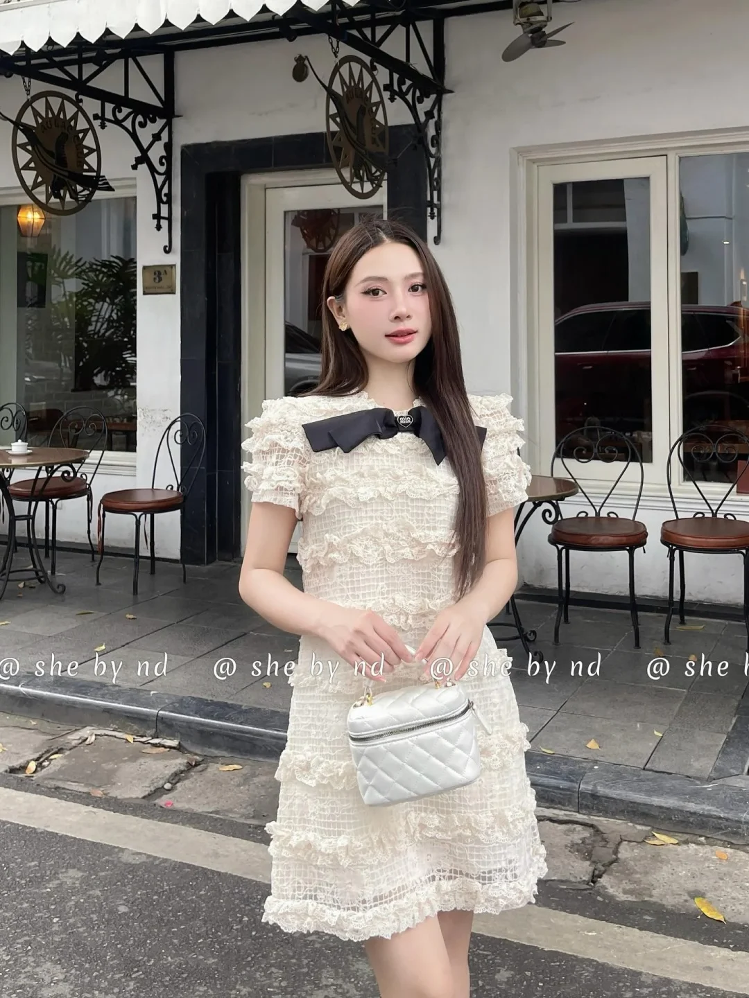 Photo 4 of Đầm tweed trắng ngắn nơ đen nữ