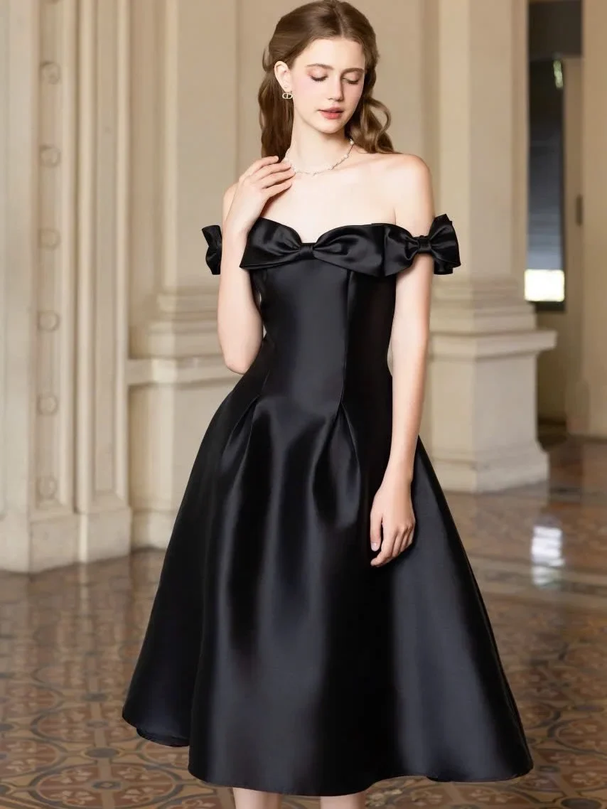 Ảnh 1 của Váy dạ hội đen trễ vai nơ satin size M
