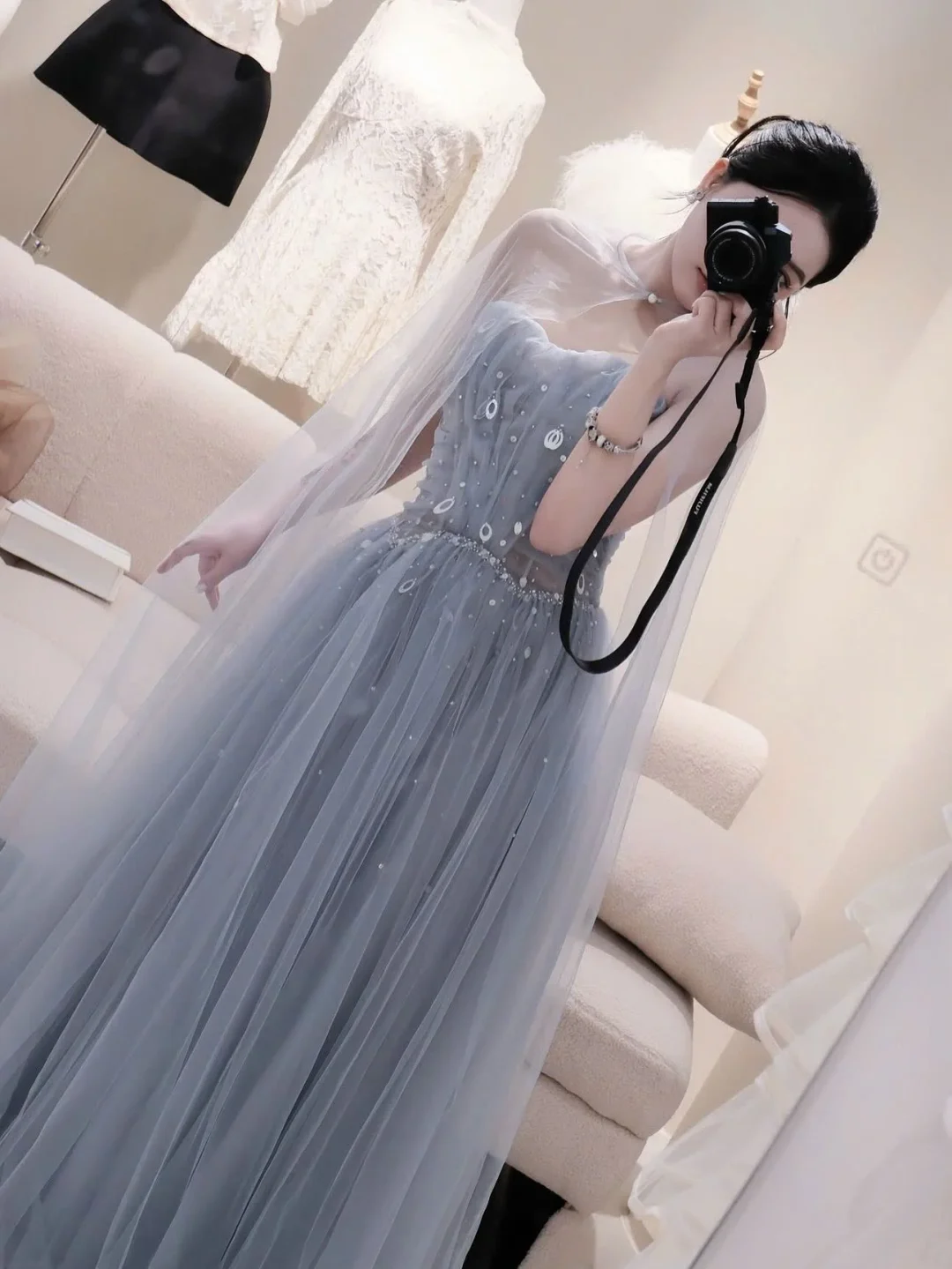 Ảnh 1 của Váy tiệc tulle xanh nhạt đính hạt