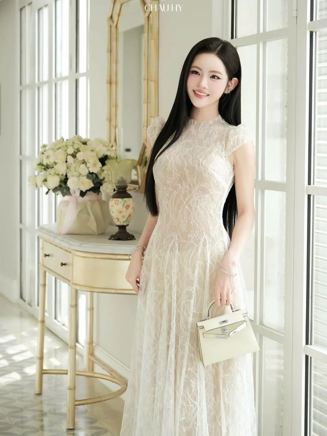 Ảnh 2 của Váy ren dài màu kem Châu Hy A271