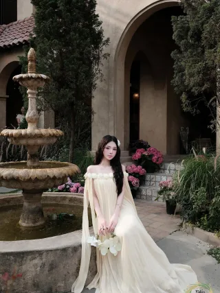Photo 2 of Váy dài trễ vai kem Nếp