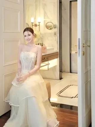 Ảnh 2 của Váy trắng strapless tầng xếp size M