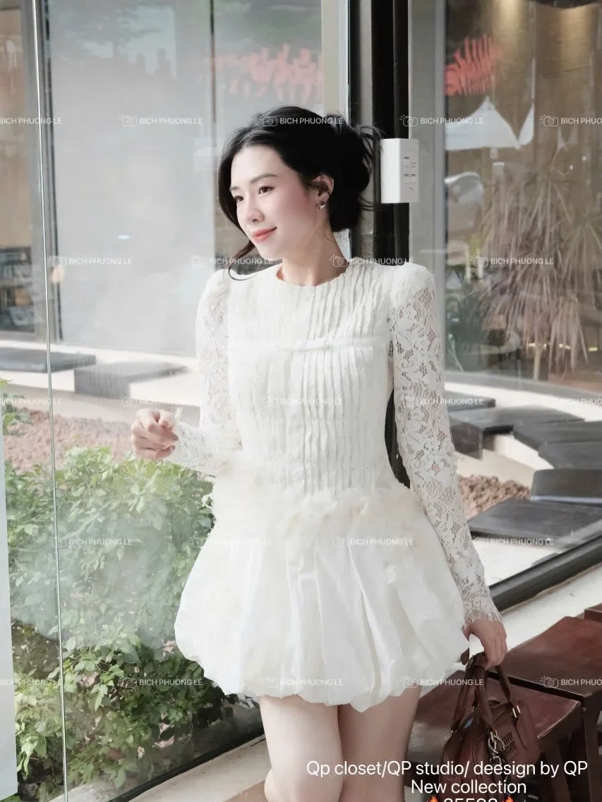 Ảnh 1 của Váy ren trắng mini tay dài nữ