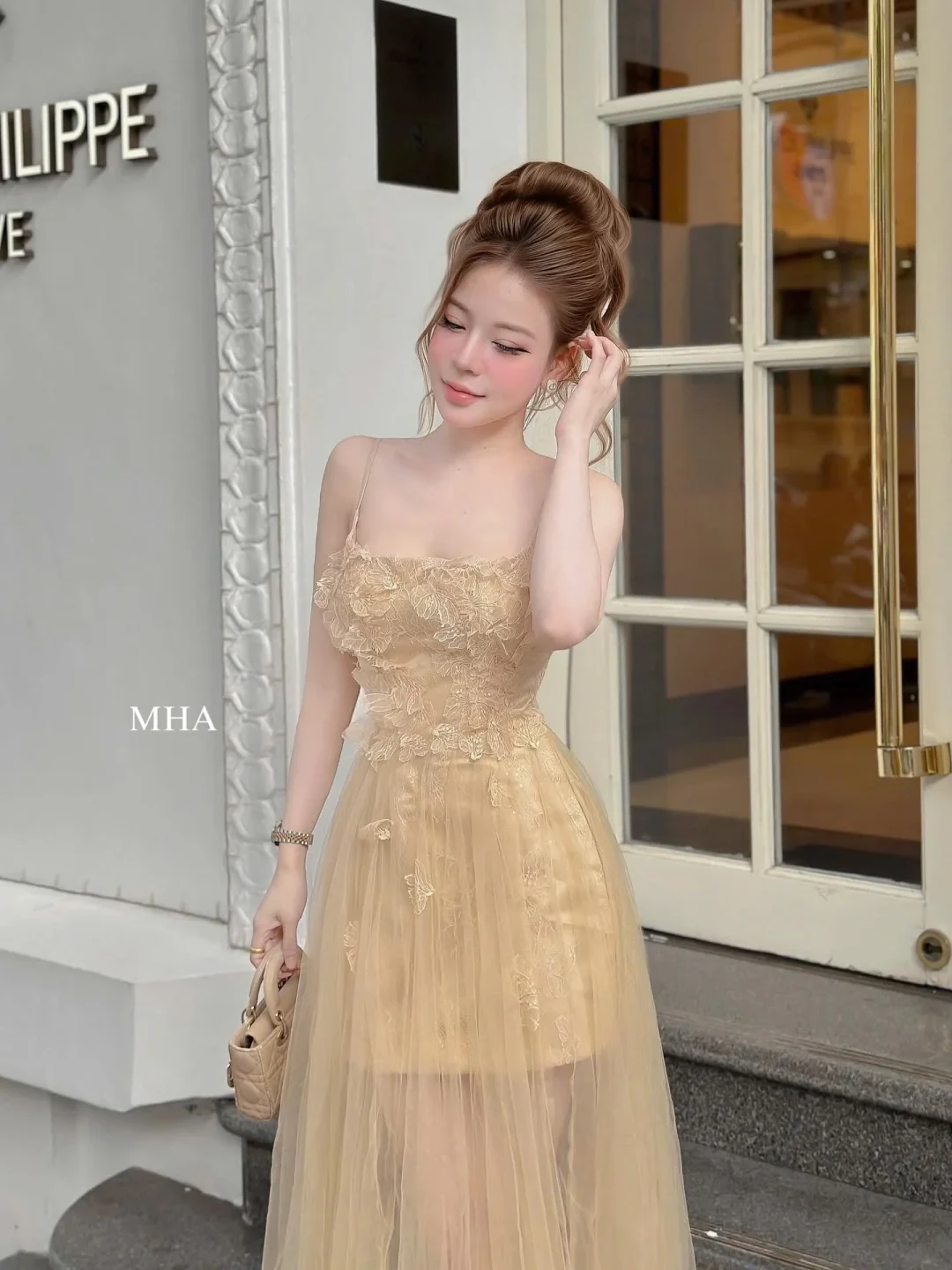 Ảnh 3 của Váy tulle ren be hai dây dạ hội nữ
