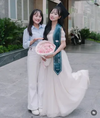 Ảnh 4 của Váy cưới voan trắng trễ vai A287