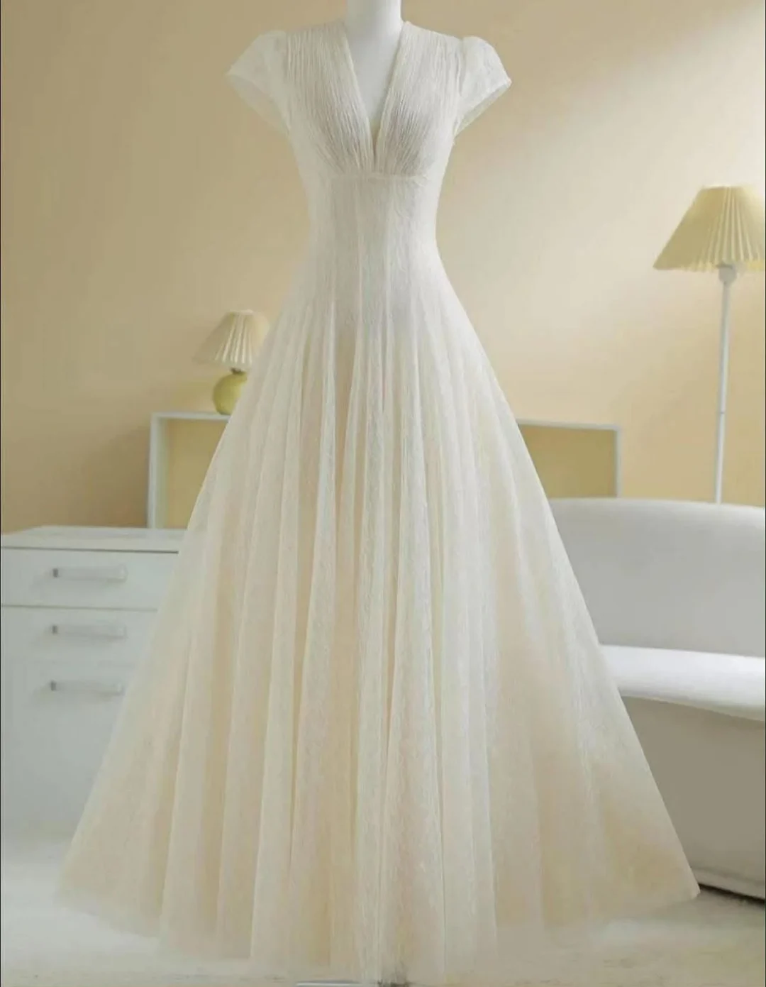 Ảnh 1 của Đầm Ren Dài Vintage Trắng Sò Vintage