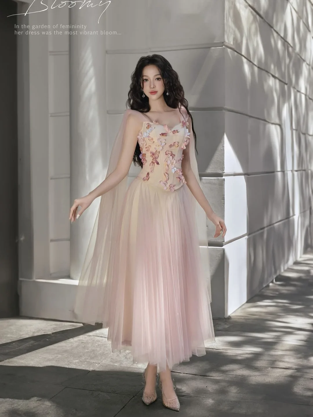 Ảnh 1 của Đầm dạ hội corset hoa pastel Lovelyn