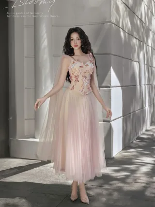 Ảnh 1 của Đầm dạ hội corset hoa pastel Lovelyn