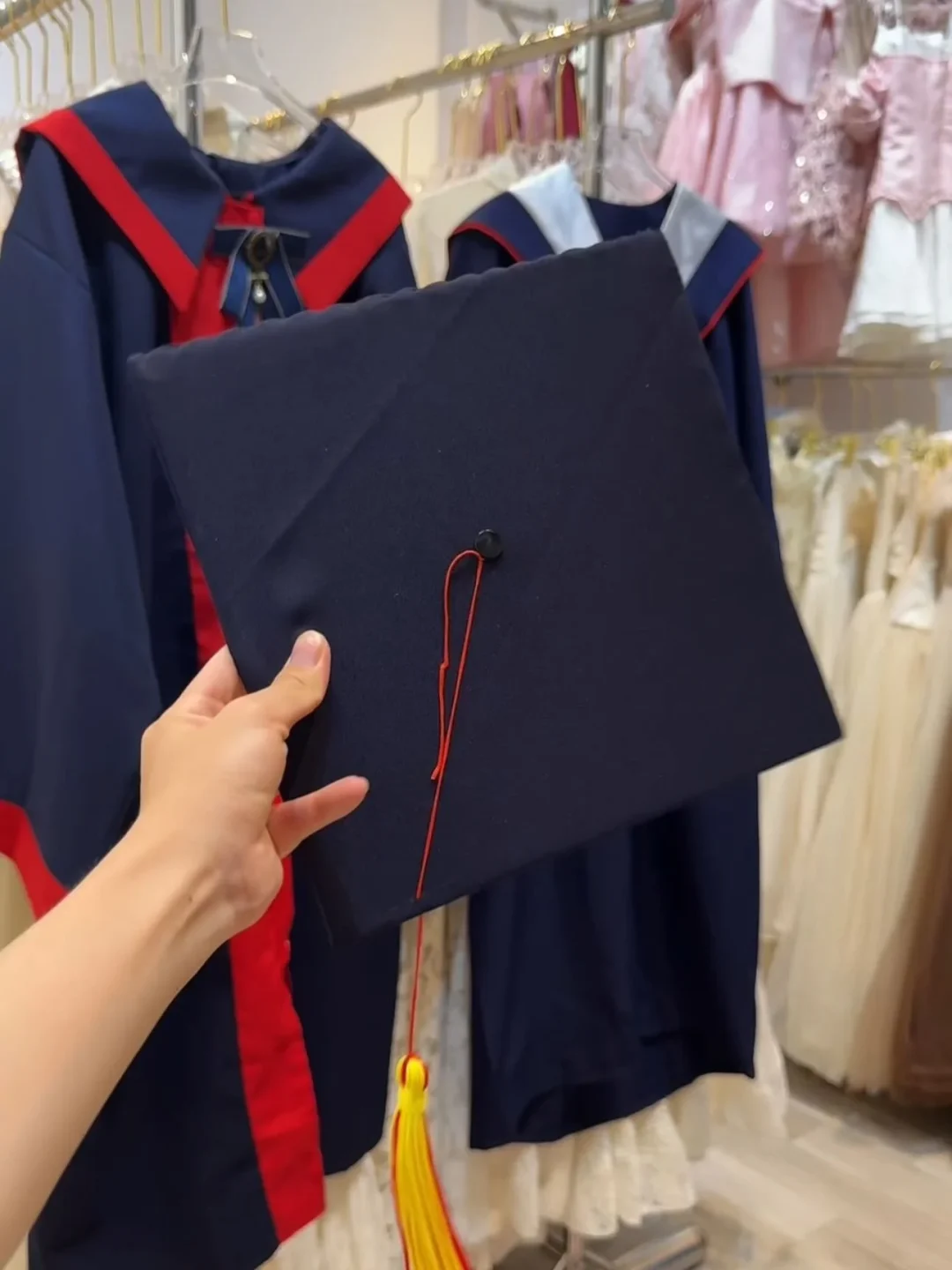 Ảnh 6 của Áo cử nhân nữ xanh navy TC Dress