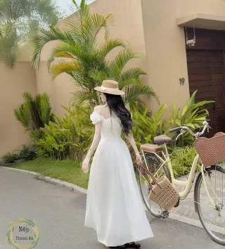 Ảnh 3 của Váy maxi trắng trễ vai ren nữ