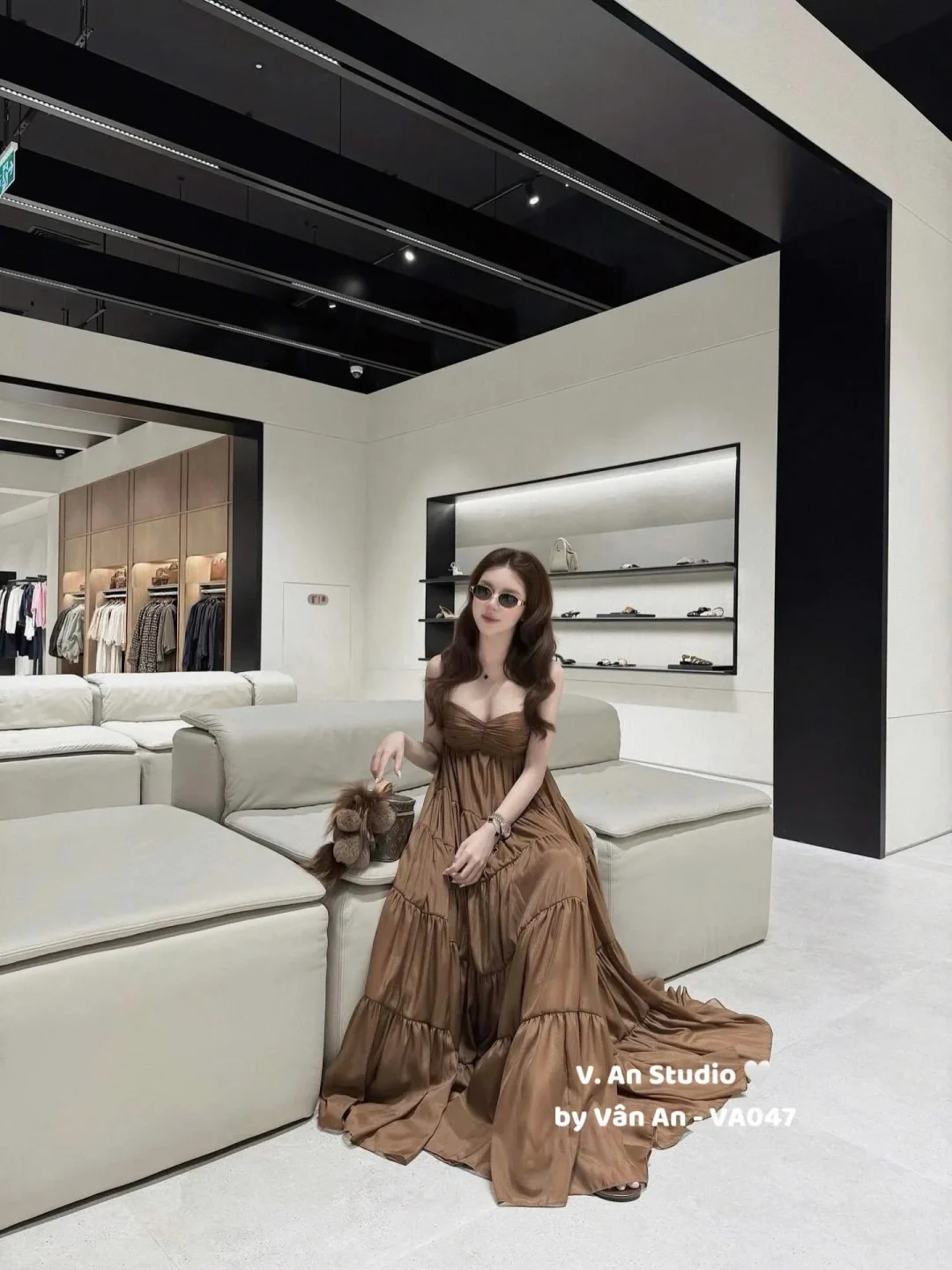 Ảnh 4 của Váy maxi lụa nâu xếp tầng size M