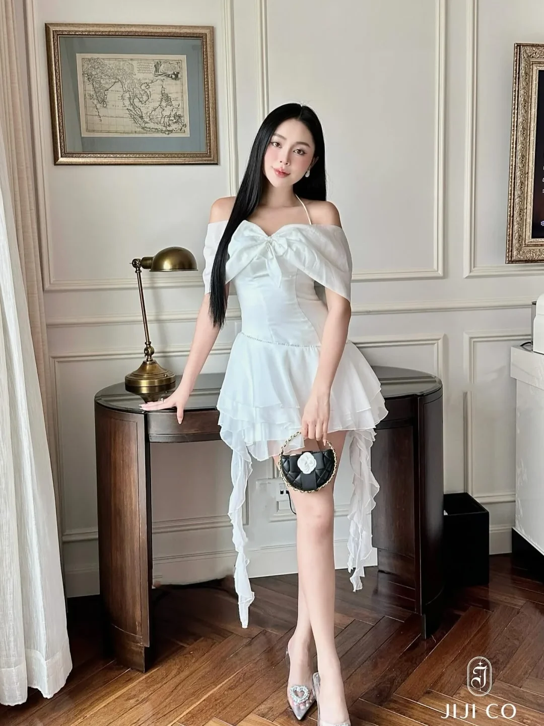 Ảnh 1 của Váy tiệc lụa trắng trễ vai Jijico
