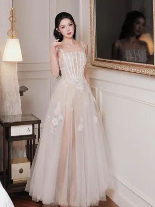 Photo 1 of Váy dạ hội tulle hoa trắng kem Châu Hy