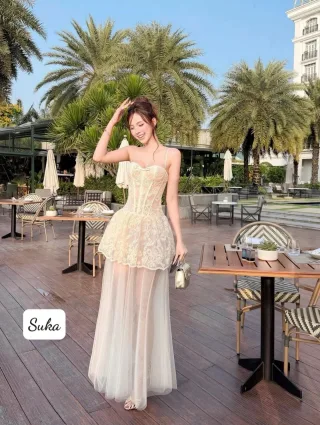 Photo 4 of Đầm ren tulle kem size M nữ
