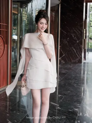 Photo 2 of Đầm trắng tay cape mini nữ sang trọng