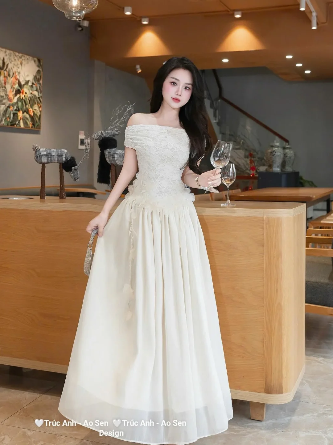 Ảnh 3 của Đầm dạ hội trắng ren hoa nữ