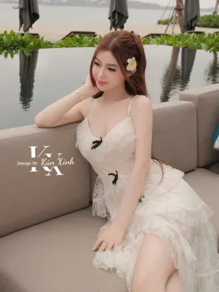 Photo 4 of Váy ren trắng hai dây nữ tính