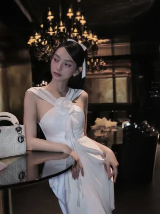Photo 2 of Đầm trắng dự tiệc satin A236 Trân Ali